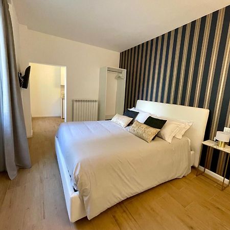 Hotel Baia Di Pare 발마드레라 외부 사진