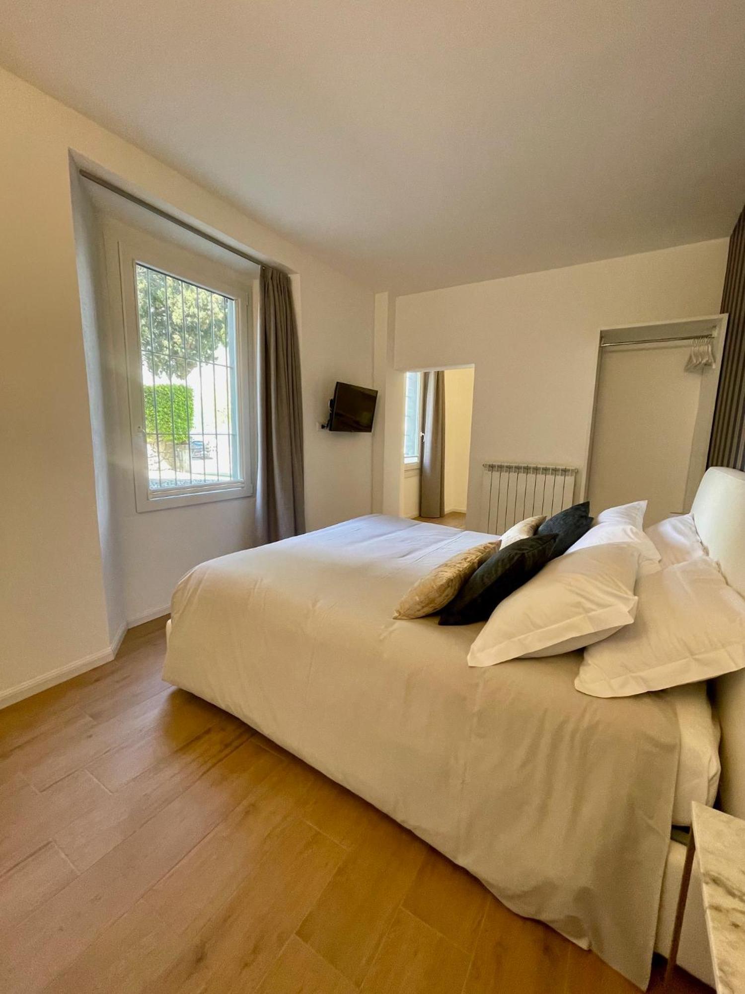 Hotel Baia Di Pare 발마드레라 외부 사진